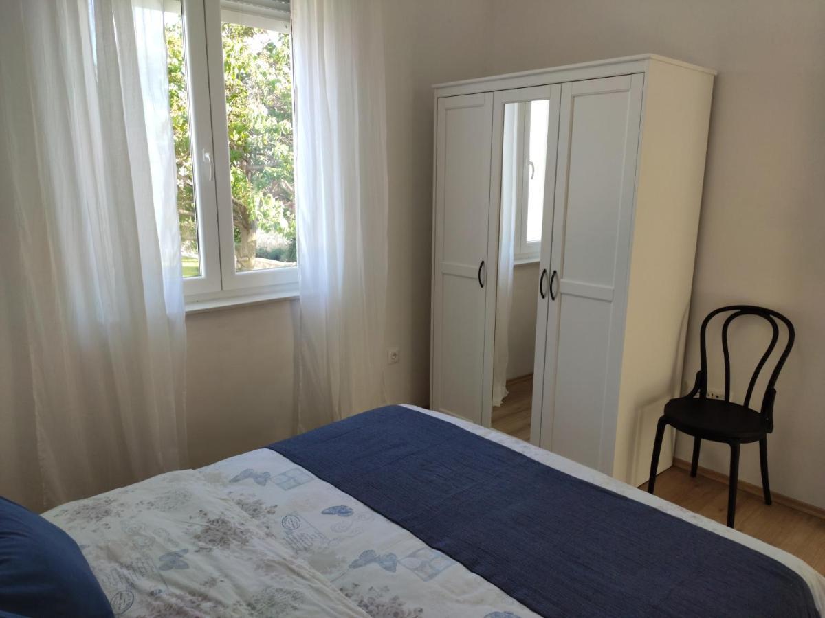 Apartmani Sara 2 Betina  Exterior foto