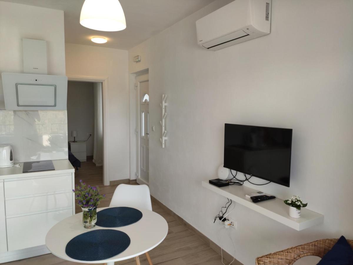 Apartmani Sara 2 Betina  Exterior foto
